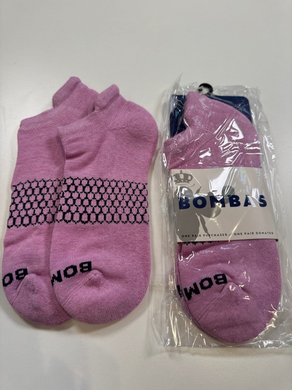 Bombas NWT Unisex 2PR total pink Size: Medium